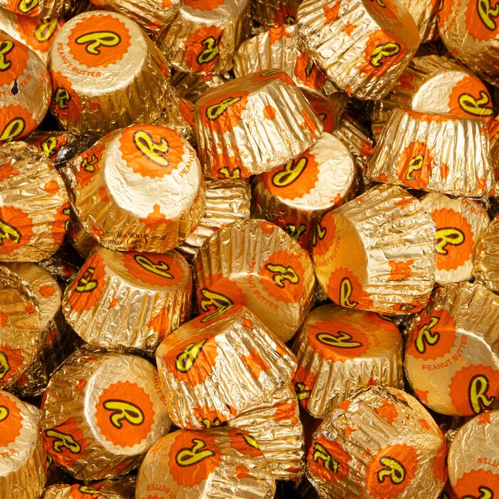 Caja de dulces miniaturas REESE'S Peanut Butter Cups de 5 lb